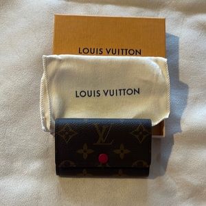 Brand new! Authentic Louis Vuitton 6 keyholder.